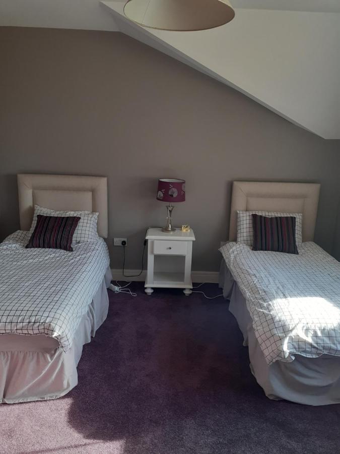 Single Or Twin Room In Lovely Country Residence Nobber Экстерьер фото